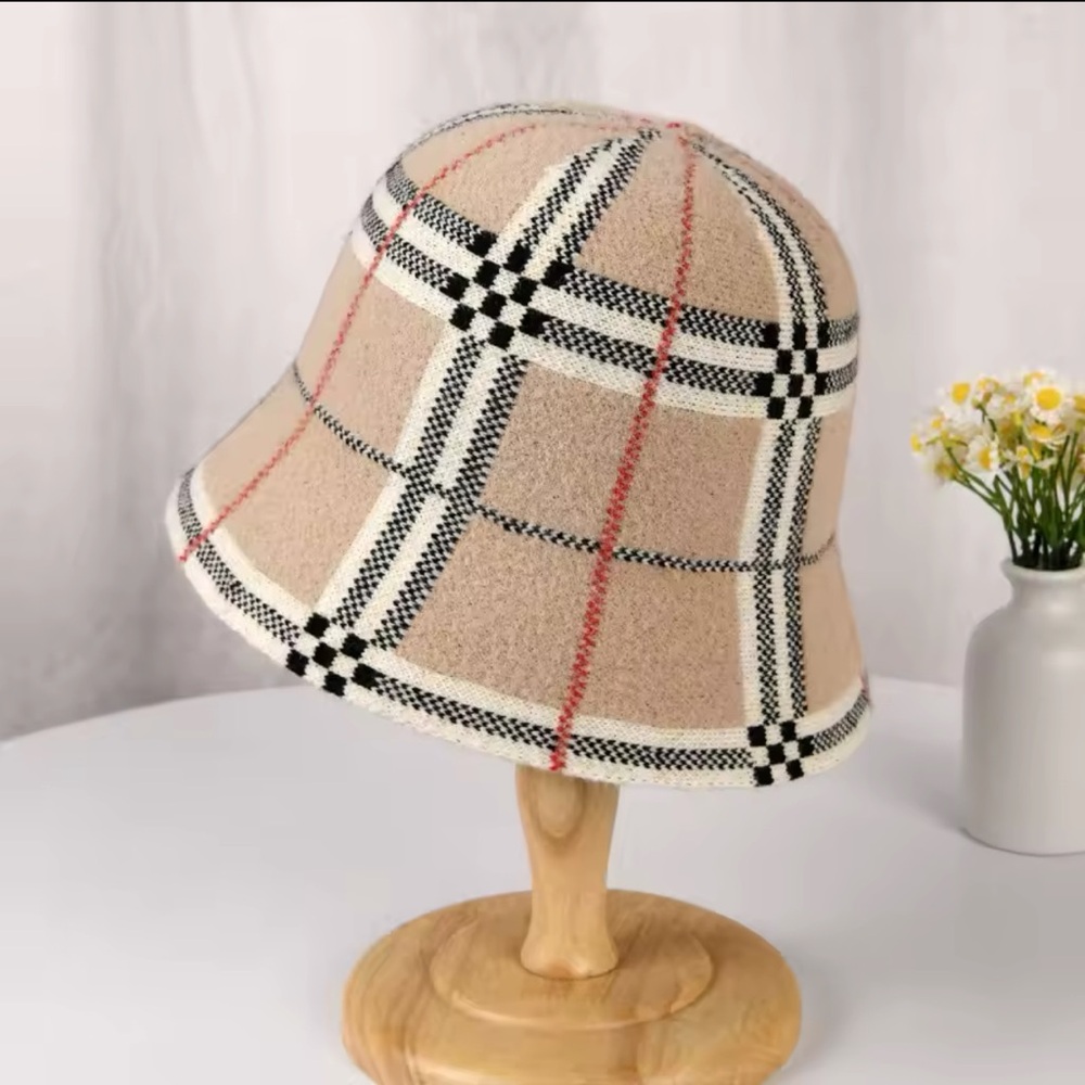 Plaid Bucket Hat in Tan and Black